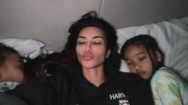 Kim Kardashian confessa que chora até dormir por ser mãe solteira