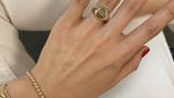 O anel de sinete é um dos maiores sucessos no mundo dos acessórios femininos
