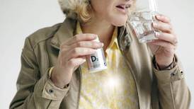 Deficiência de vitamina D aumenta risco de demência e AVC, segundo novos estudos