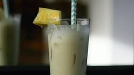 Receita de smoothie de abacaxi com coco para perder peso e acelerar o metabolismo