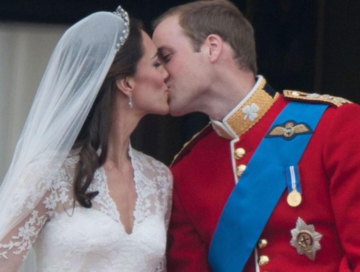 O príncipe William e Kate Middleton se conheceram em 2001, enquanto estudavam na Universidade de St. Andrews, na Escócia. Dez anos depois, em 29 de abril de 2011, estavam casados.