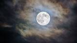 Lua cheia: rituais de amor e prosperidade