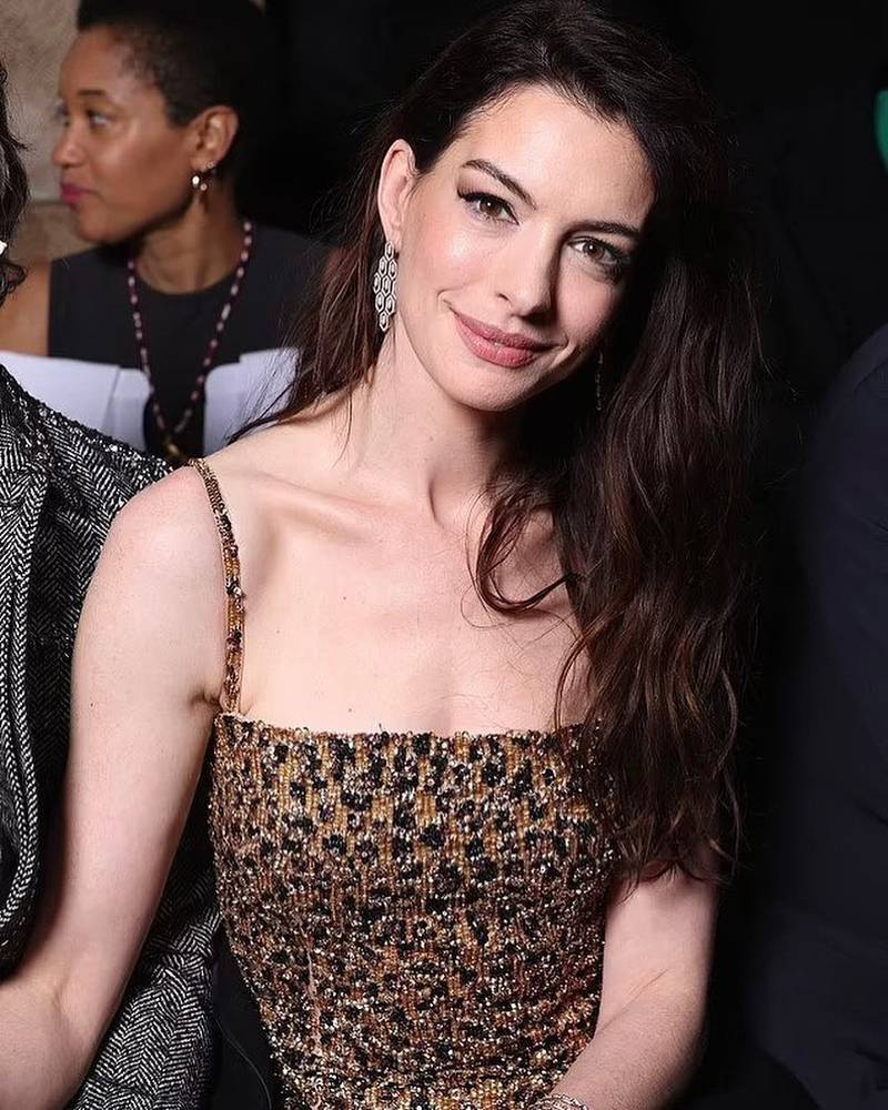 O segredo de Anne Hathaway para ter uma pele maravilhosa aos 40 anos