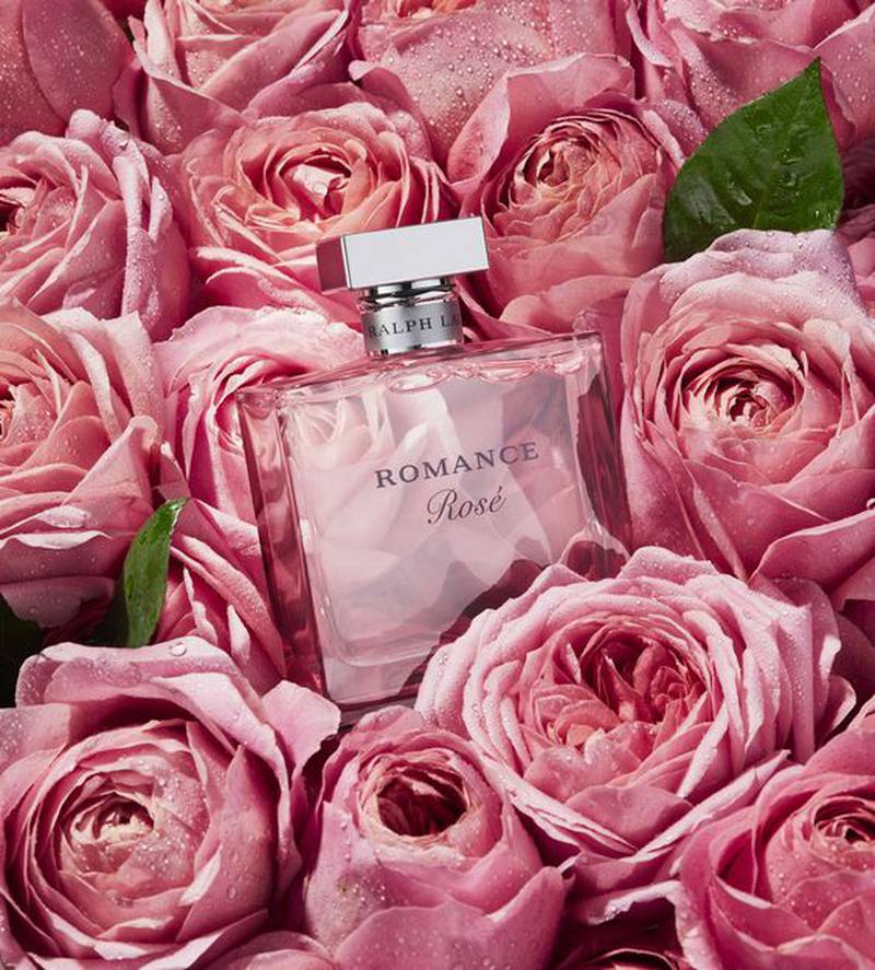 perfumes femininos que são perfeitos para um encontro romântico
