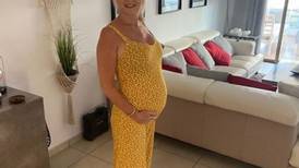 Diagnosticada como infértil: Ela tem 53 anos e deu à luz ao primogênito