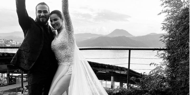 Maite Perroni se casa com produtor Andrés Tovar