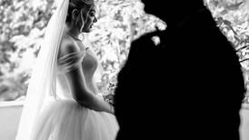 Noivo se revolta com pegadinha feita pela noiva para sua mãe durante o casamento