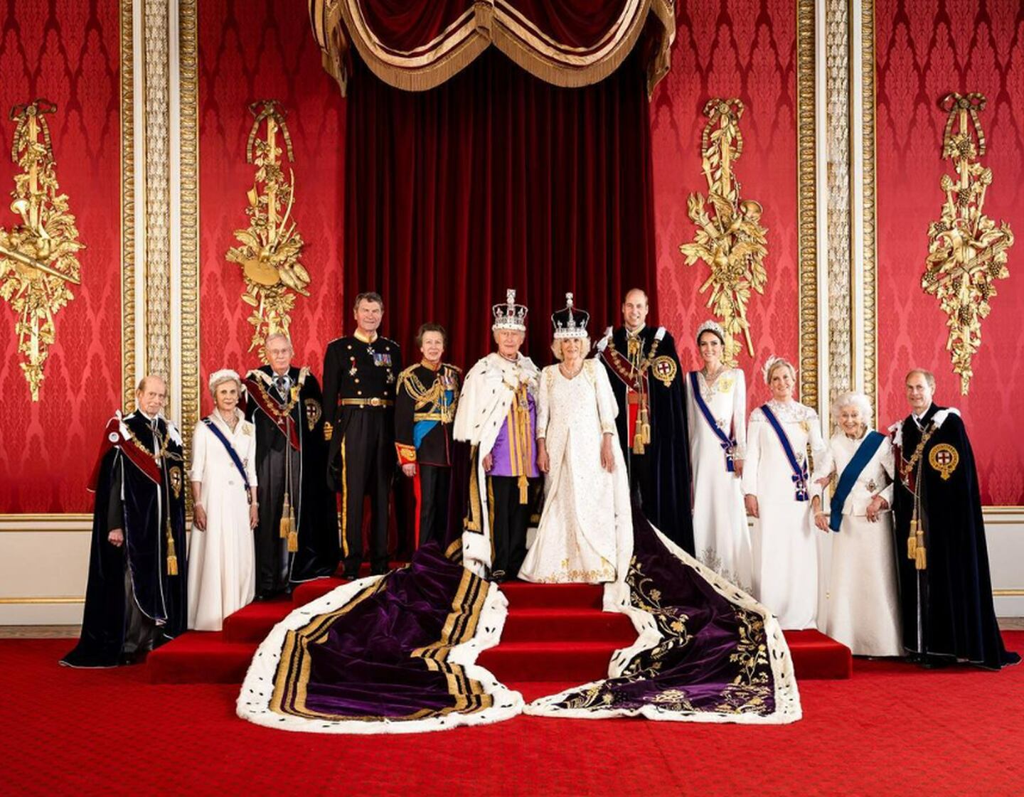 Foto oficial do dia da coroação do rei Charles III e da rainha Camilla, em 6 de maio
Imagem: @theroyalfamily