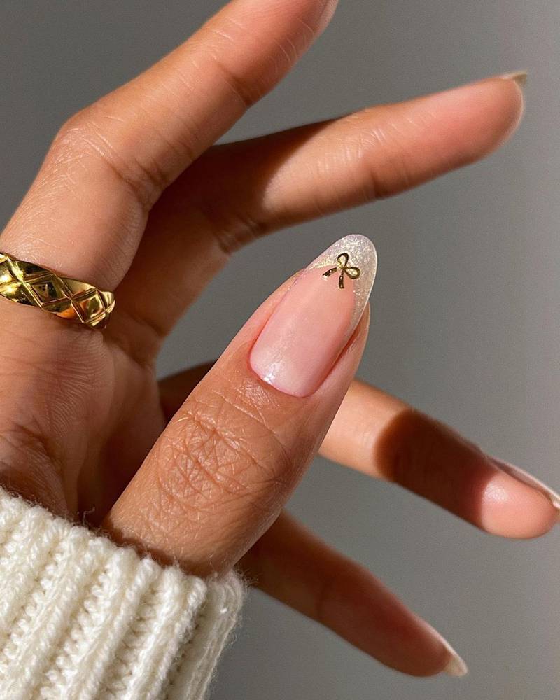 As unhas coquette são a nova tendência de nail art do TikTok