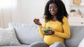 Essas são as comidas que você deve evitar se estiver grávida