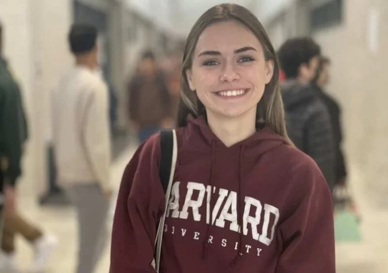 Menina de 18 anos que nasceu em uma prisão nos EUA realiza sonho e vai cursar direito em Harvard