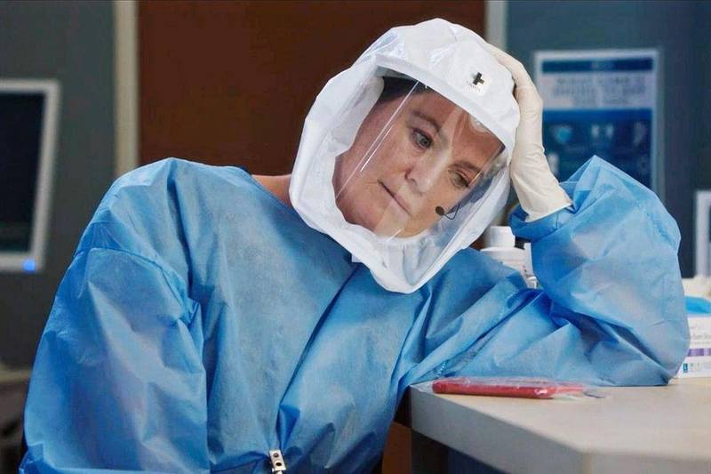 ABC divulga foto inédita dos bastidores do último episódio da 17ª temporada de Grey’s Anatomy; confira
