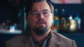 Leonardo DiCaprio e Kim Kardashian são interrogados pelo FBI por conexão com fugitivo internacional