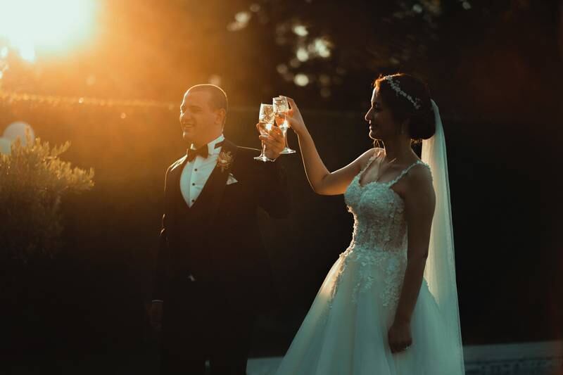 Noiva é chamada de “superior” por não colocar álcool em seu casamento