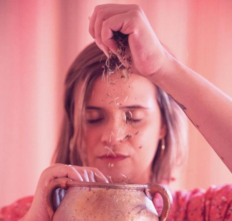 As bruxas estão ON: 5 perfis do Instagram para aprender sobre bruxaria  natural – Nova Mulher