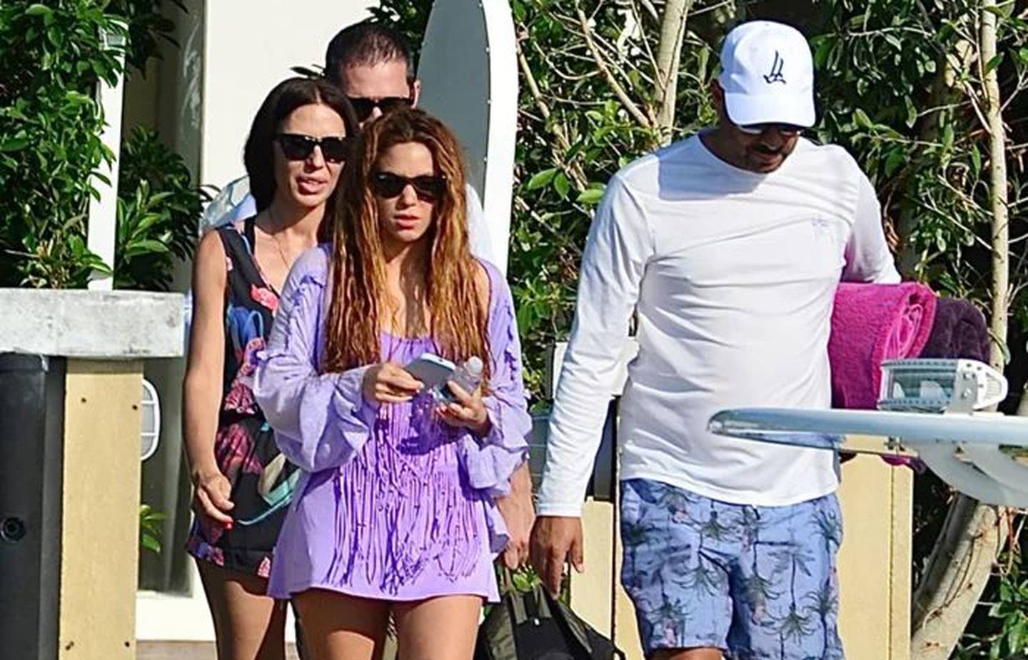 Shakira y Lewis Hamilton paseando en yate en Miami