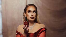 Perfeita: veja o look de Adele no Brit Awards de 2022; ela foi a grande vencedora da noite