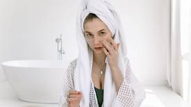 5 hábitos noturnos simples para mulheres de 50 que rejuvenescem a pele