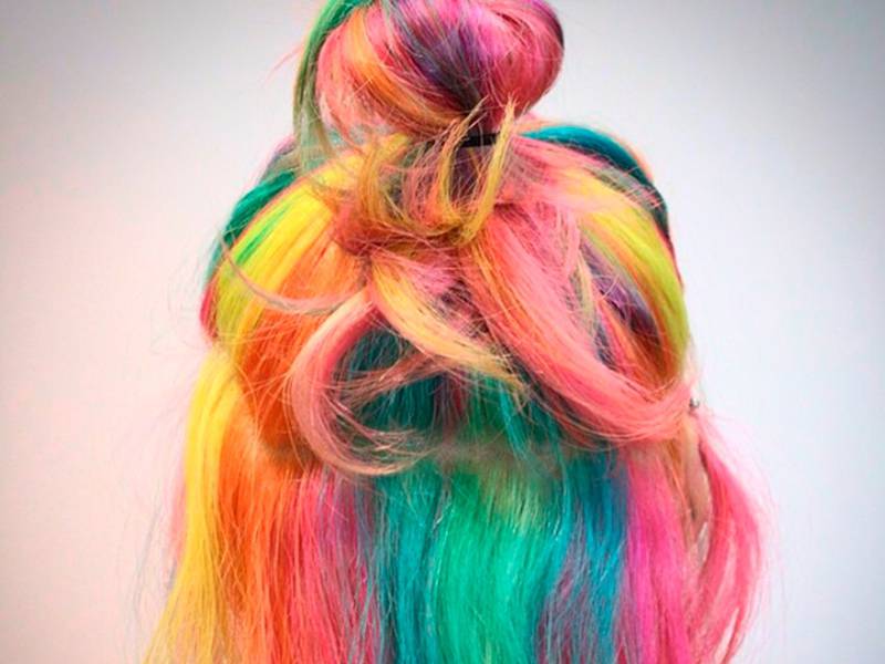 Foto de pessoa com o cabelo colorido