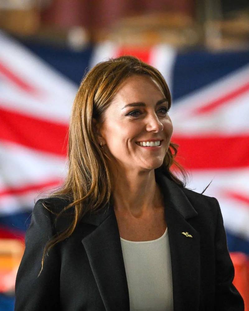 Kate Middleton chama atenção por sapato escolhido para evento da realeza