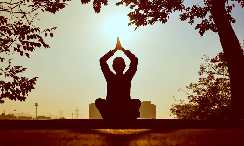 Como fazer com que o refluxo não atrapalhe as aulas de ioga