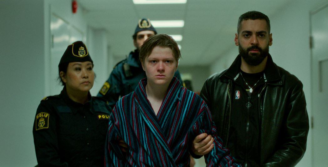 Escena de la serie 'En tus manos'