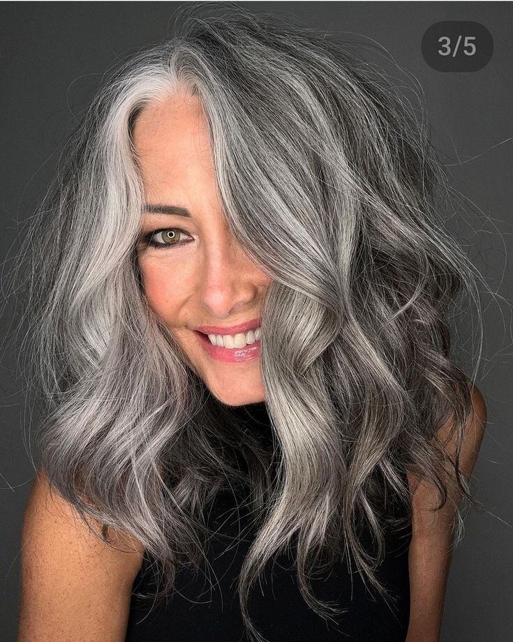 Cuidar do cabelo grisalho é mais fácil do que você imagina