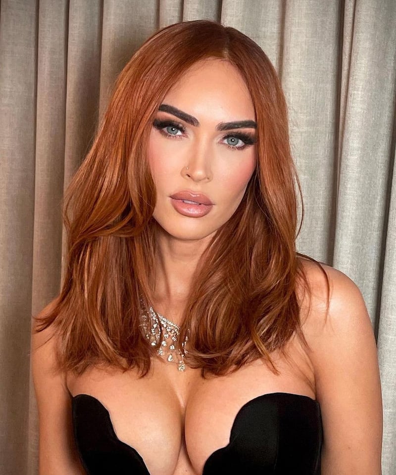Megan Fox nos surpreendeu com o seu novo cabelo ruivo