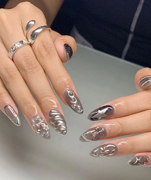 unhas metálicas