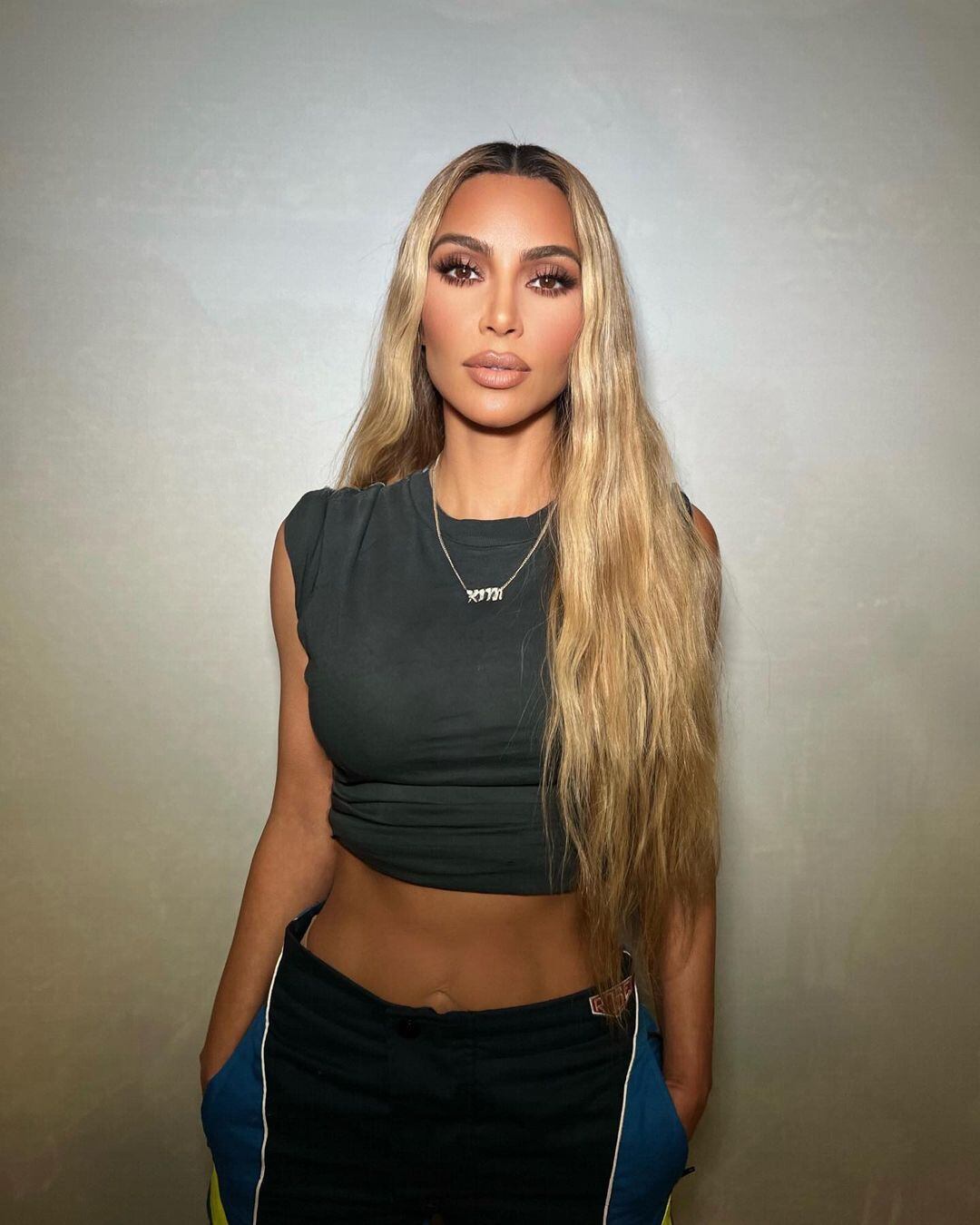 Kim Kardashian tem uma nova cor de cabelo e nós já queremos copiar