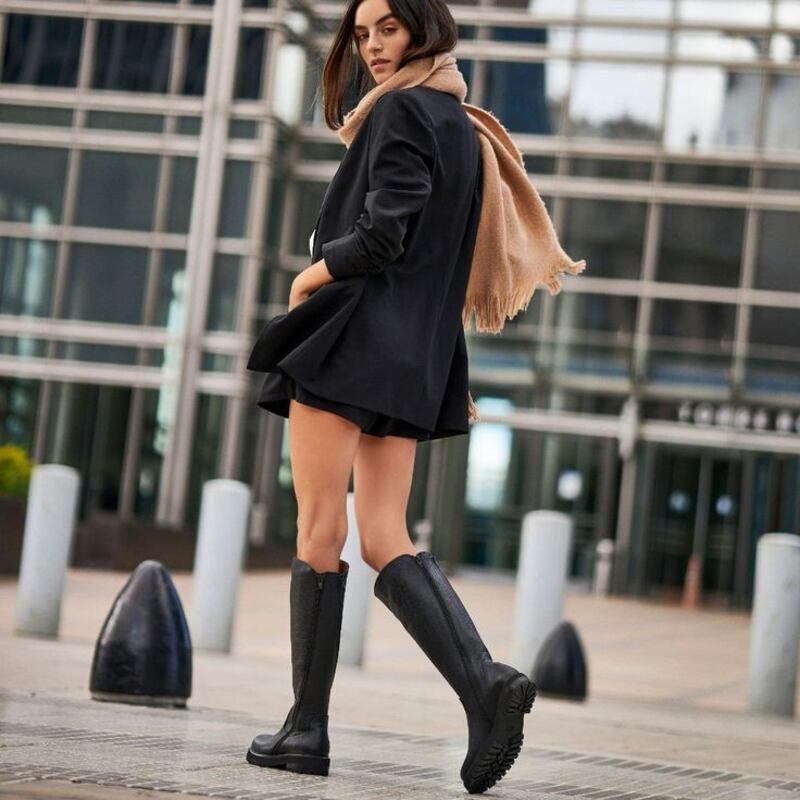 Vestidos con botas biker